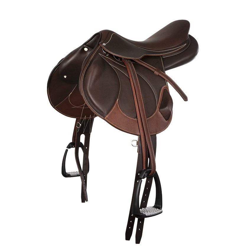 Mono flap jumping saddle