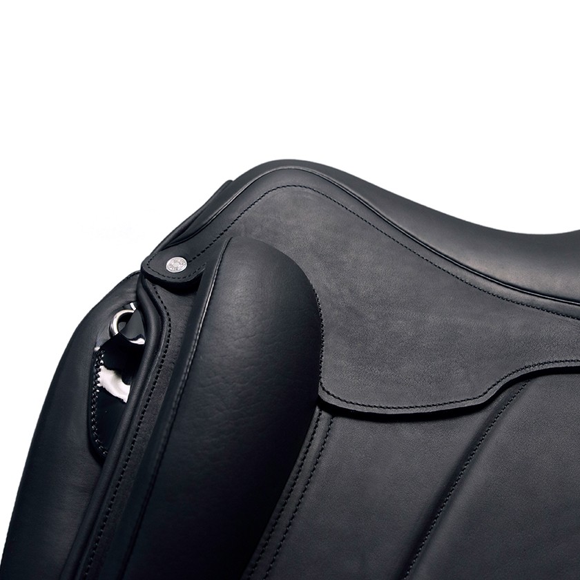 Tempo dressage saddle